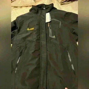 BNWT Black Winter Jacket Moerdeng size xl